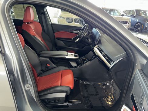 Used 2025 BMW X2 xDrive28i AWD/4WD image 11