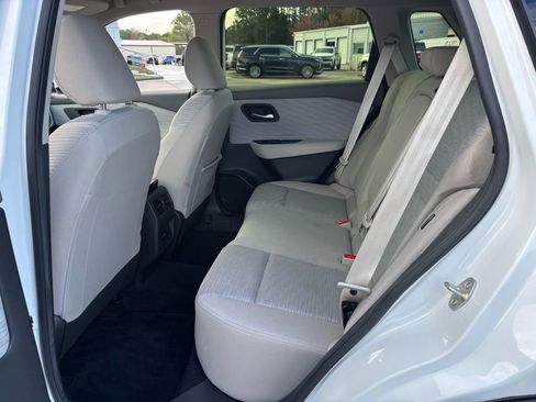 Used 2023 Nissan Rogue SV AWD/4WD image 5