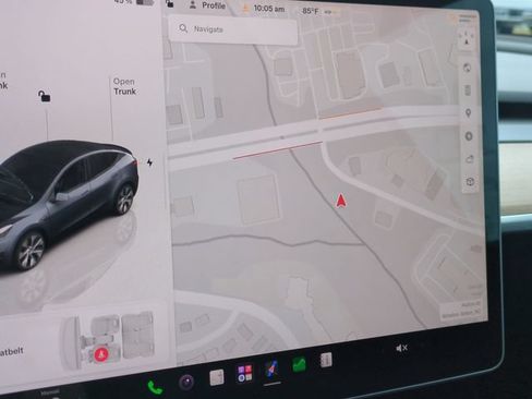 Used 2023 Tesla Model Y Long Range AWD/4WD image 23