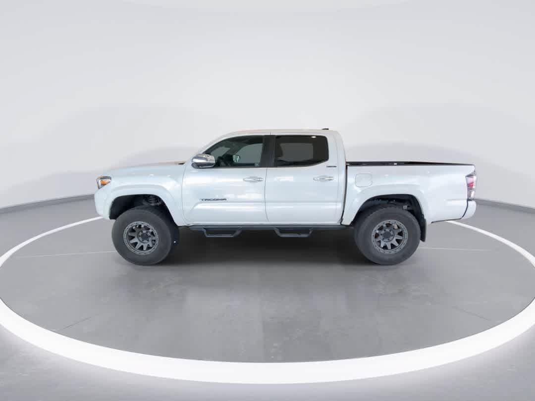 Used 2021 Toyota Tacoma Limited AWD/4WD image 5