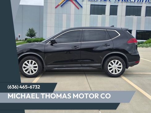 Used 2018 Nissan Rogue S FWD image 1