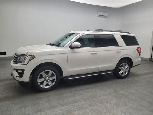 Used 2019 Ford Expedition XLT w/ Equipment Group 202A AWD/4WD image 2