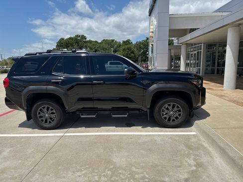 Used 2025 Toyota 4Runner SR5 AWD/4WD image 2