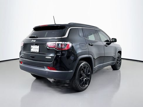 Used 2022 Jeep Compass Latitude AWD/4WD image 5