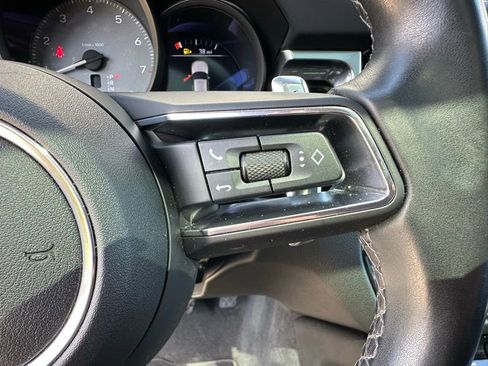 Certified 2022 Porsche Macan S image 18