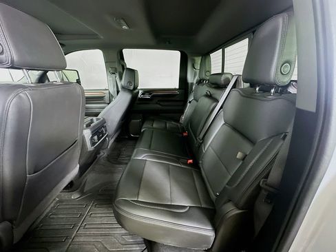 Used 2024 GMC Sierra 3500 Denali image 12