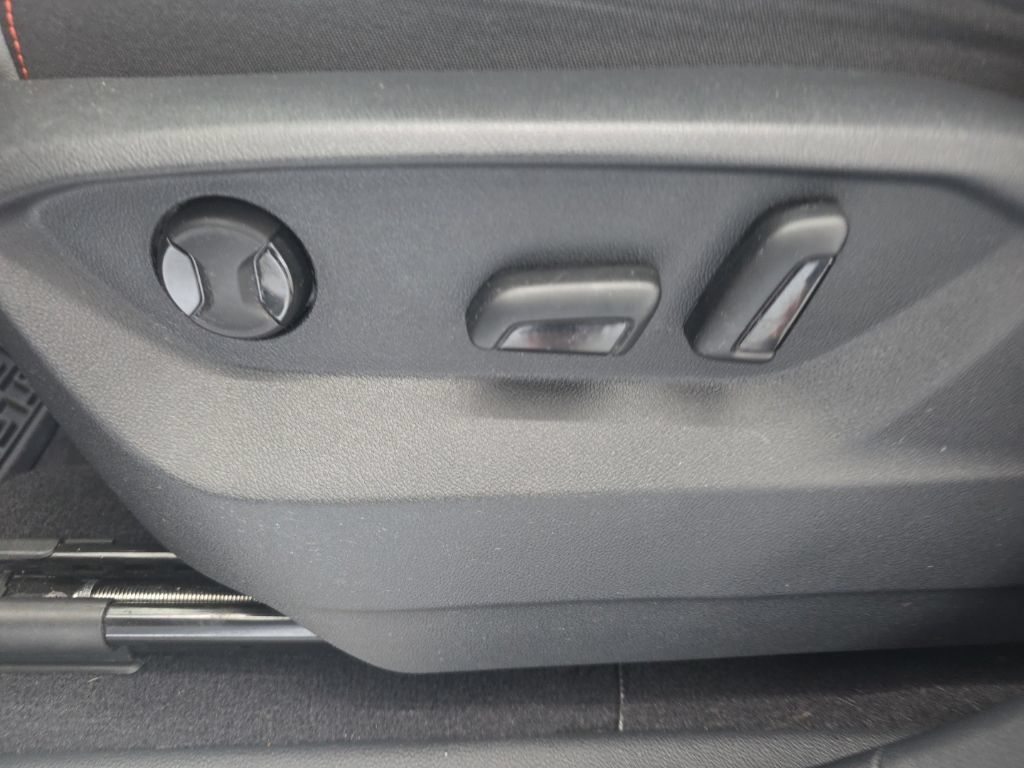 Certified 2024 Volkswagen Atlas Peak Edition SE AWD/4WD image 37