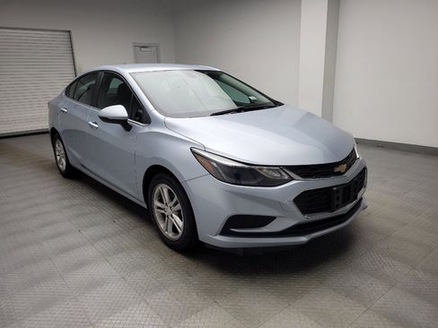 Used 2017 Chevrolet Cruze LT FWD image 13