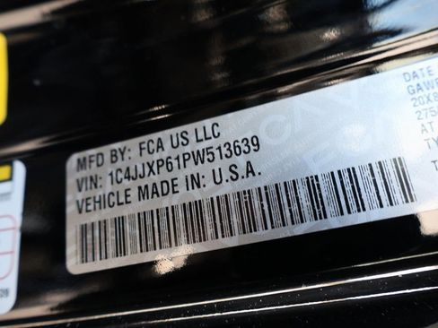 Used 2023 Jeep Wrangler Unlimited Sahara w/ Cold Weather Group image 40