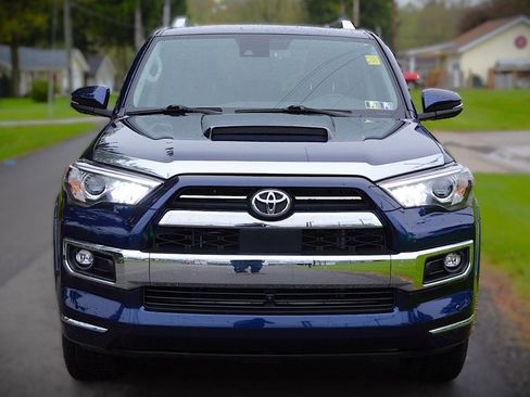 Used 2023 Toyota 4Runner Limited AWD/4WD image 2