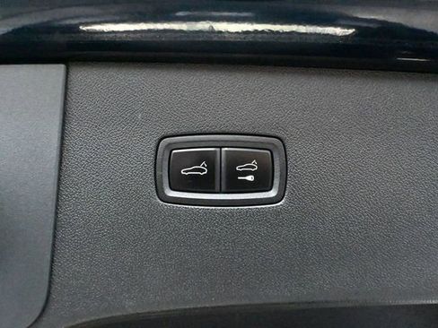 Used 2022 Porsche Cayenne Base image 45