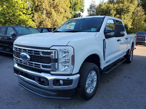 Used 2025 Ford F250 XLT AWD/4WD image 2