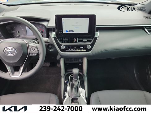 Used 2024 Toyota Corolla Cross AWD Hybrid image 17