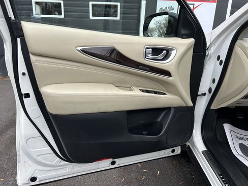 Used 2018 INFINITI QX60 Luxe w/ Deluxe Technology Package image 32