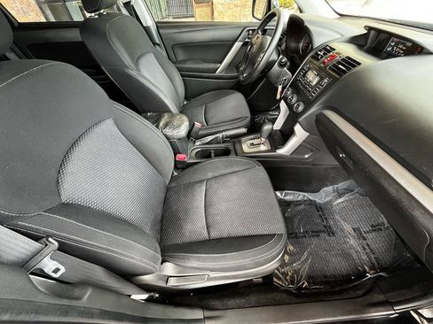 Used 2014 Subaru Forester 2.5i Premium w/ All-Weather Package AWD/4WD image 23