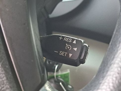 Used 2012 Toyota Highlander FWD image 29