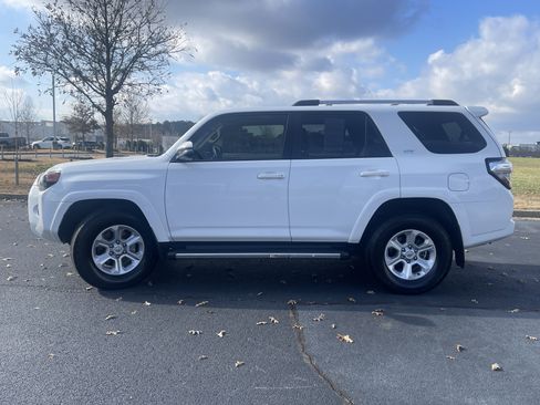 Used 2023 Toyota 4Runner SR5 Premium w/ Moonroof Package image 6