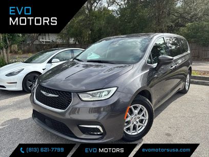 Used 2023 Chrysler Pacifica Touring-L
