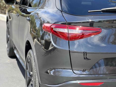 Used 2021 Alfa Romeo Stelvio Sprint w/ Nero Edizione RWD image 46