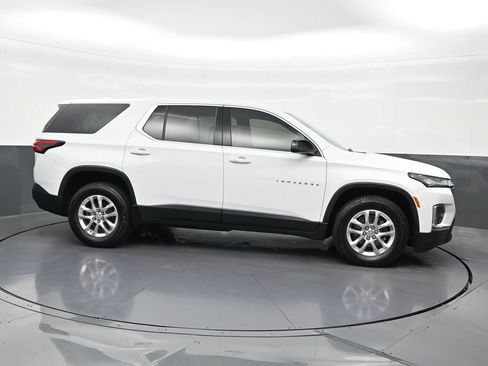 Used 2023 Chevrolet Traverse LS FWD image 7