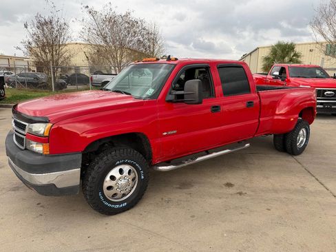 Used 2006 Chevrolet Silverado 3500 LT w/ Heavy-Duty Power Package image 10