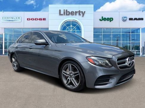 Used 2019 Mercedes-Benz E 300 image 1
