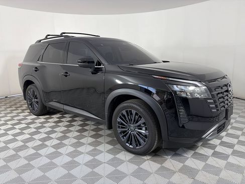 Used 2026 Nissan Pathfinder SL w/ SL Premium Package AWD/4WD image 1
