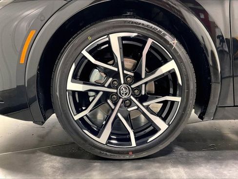 New 2026 Toyota Prius Plug-In Hybrid FWD image 12