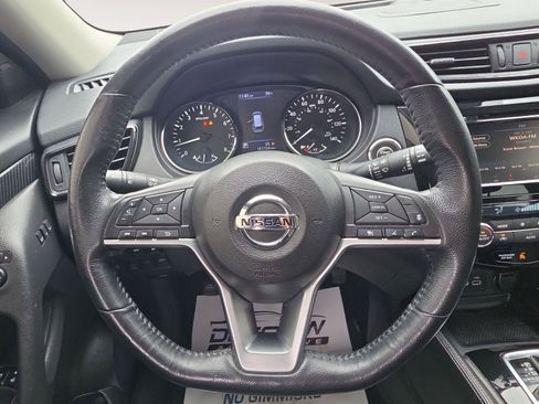 Used 2018 Nissan Rogue SL AWD/4WD image 16