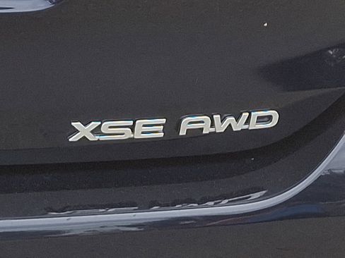 Used 2023 Toyota Highlander XSE image 31