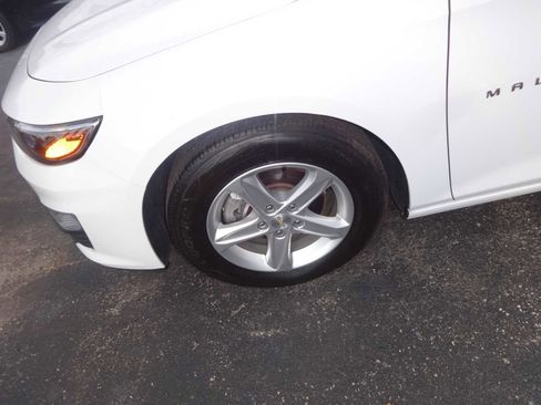 Used 2021 Chevrolet Malibu LS image 4
