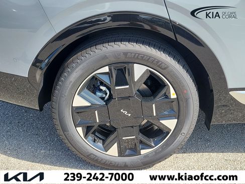 New 2026 Kia Sportage SX FWD image 9