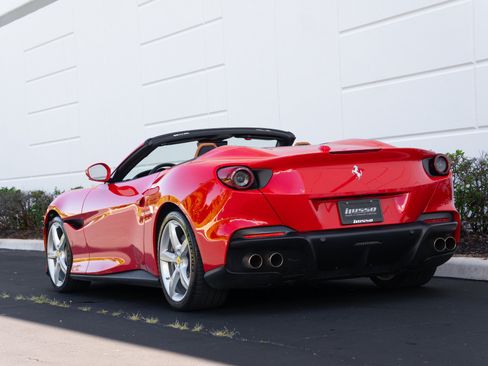 Used 2023 Ferrari Portofino M RWD image 27