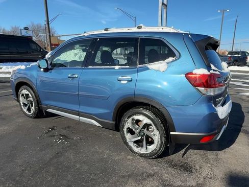 Used 2023 Subaru Forester Touring AWD/4WD image 6
