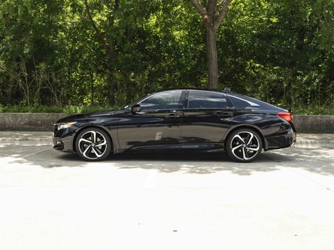 Used 2020 Honda Accord Sport image 6