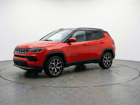 Used 2025 Jeep Compass Limited AWD/4WD image 3