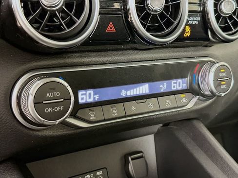 Used 2020 Nissan Sentra SV FWD image 17