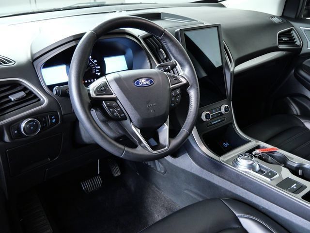 Certified 2024 Ford Edge SEL w/ Convenience Package AWD/4WD image 3