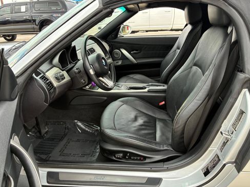 Used 2003 BMW Z4 3.0i RWD image 10