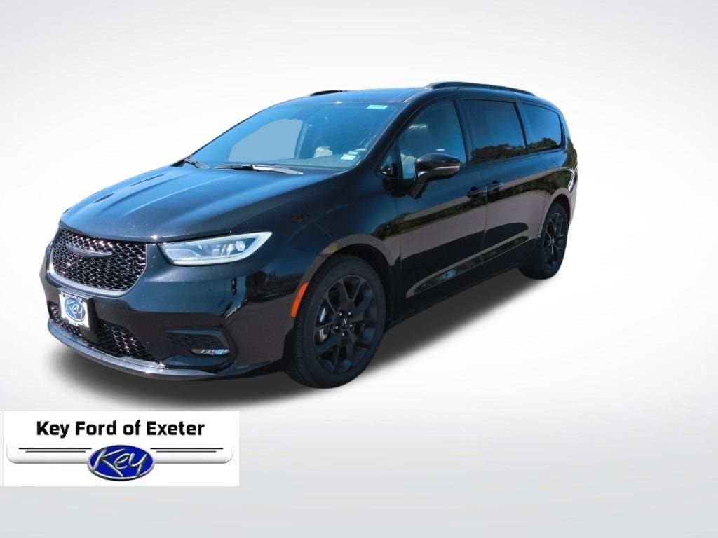 Used 2025 Chrysler Pacifica Limited FWD image 5