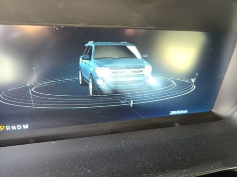 Used 2022 Ford Expedition Platinum image 9