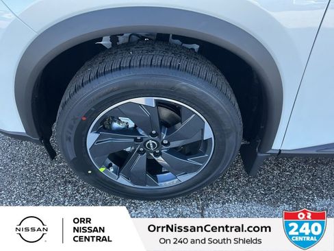 New 2026 Nissan Rogue SV FWD image 9