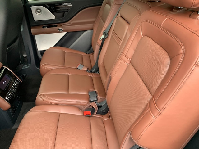 New 2027 Lincoln Aviator Reserve AWD/4WD image 16