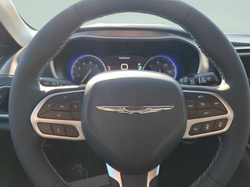 New 2026 Chrysler Pacifica Select image 10