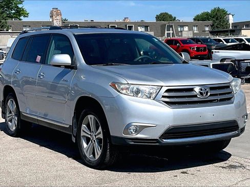 Used 2011 Toyota Highlander Limited w/ Tow Pkg AWD/4WD image 1