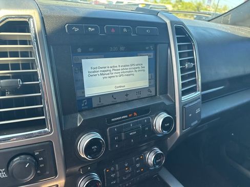 Used 2017 Ford F150 Platinum w/ Equipment Group 701A Luxury AWD/4WD image 3