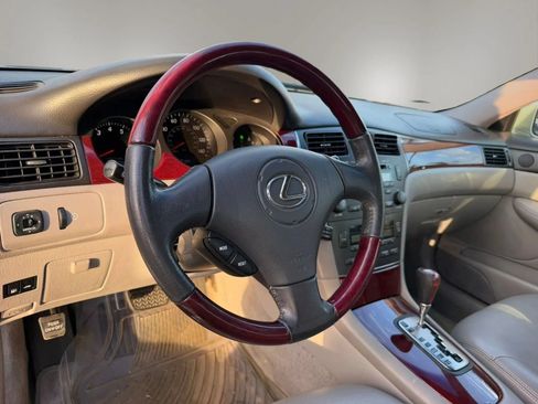 Used 2003 Lexus ES 330 w/ Premium Pkg FWD image 11