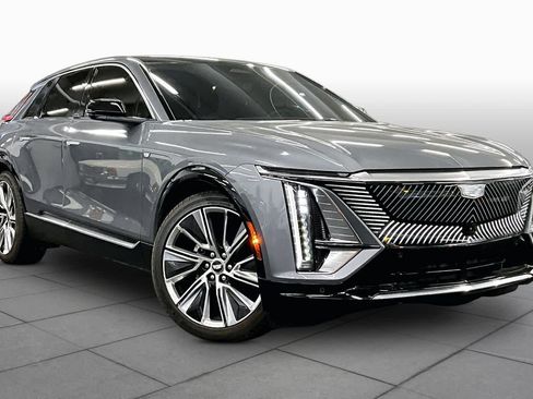 Used 2023 Cadillac Lyriq 2WD image 2