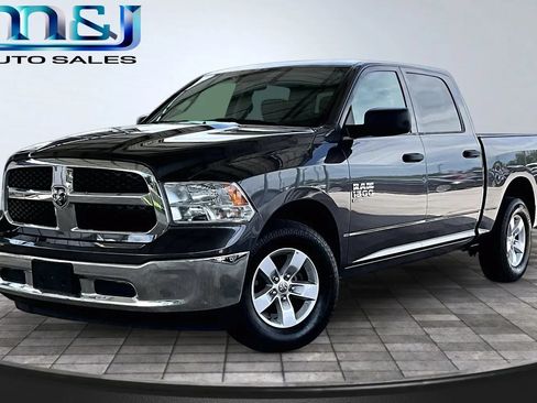 Used 2022 RAM 1500 Classic SLT RWD image 1