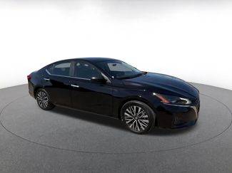 Used 2025 Nissan Altima 2.5 SV FWD video 2